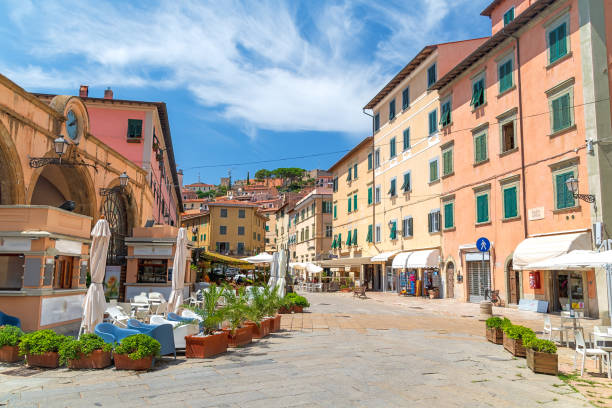 Piazza Cavour nel centro storico di Portoferraio